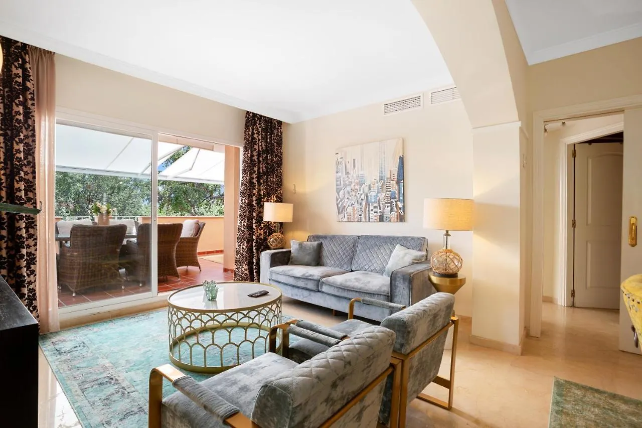 Beautiful Apartment With Big Terrace And Access To 3 Pools Elviria Marbella