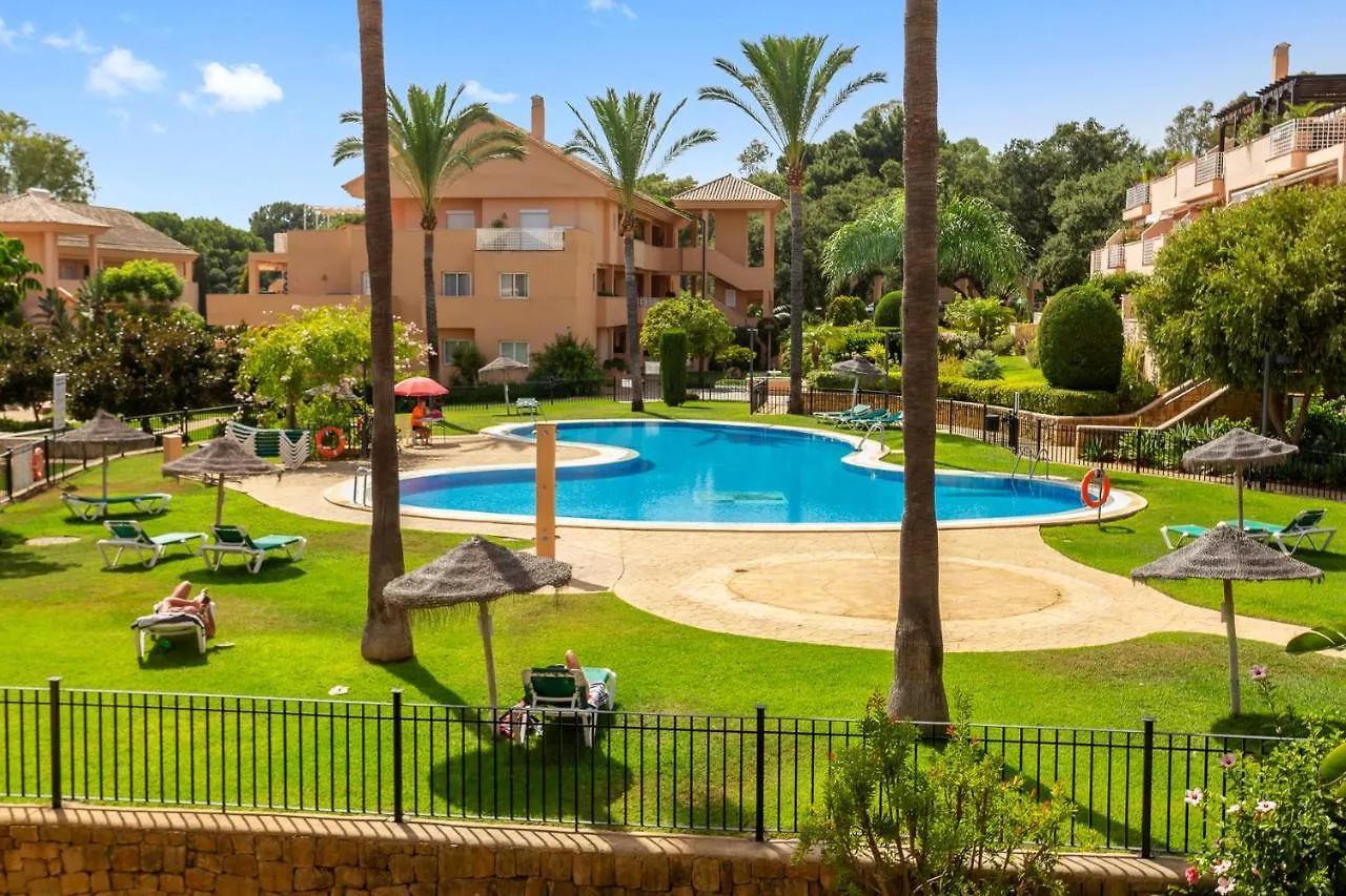 Beautiful Apartment With Big Terrace And Access To 3 Pools Elviria Marbella
