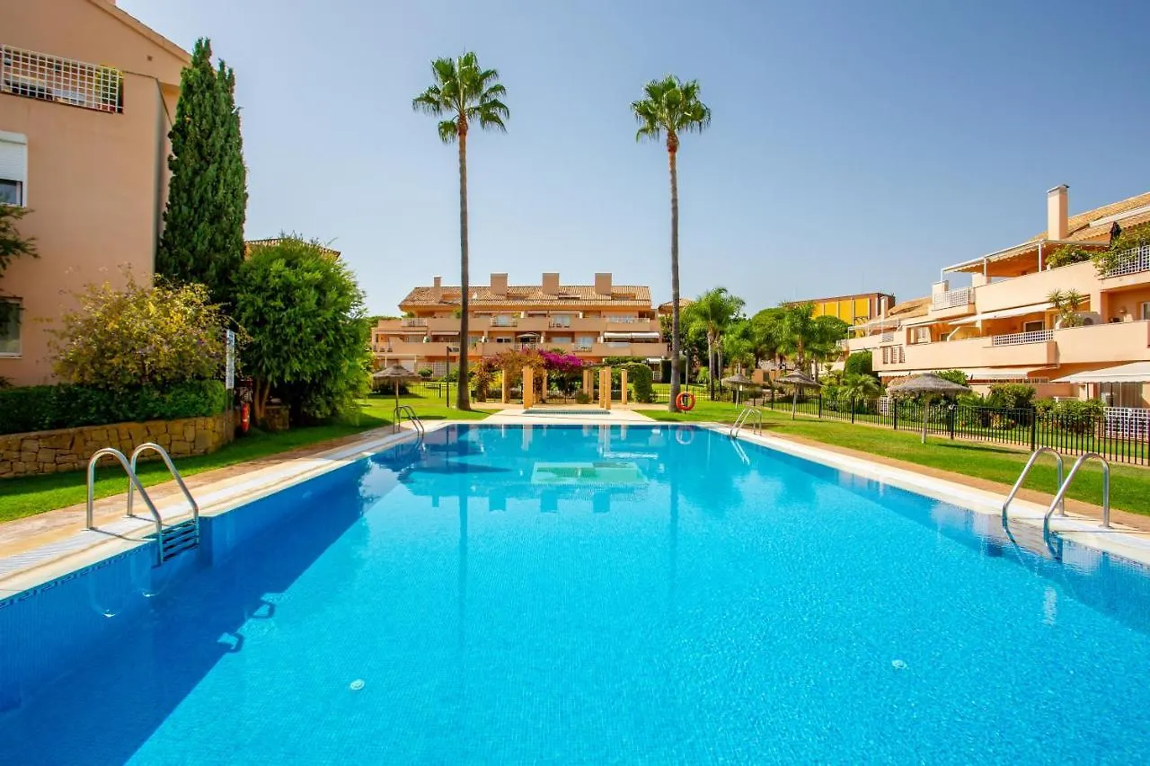 Beautiful Apartment With Big Terrace And Access To 3 Pools Elviria Marbella Spain
