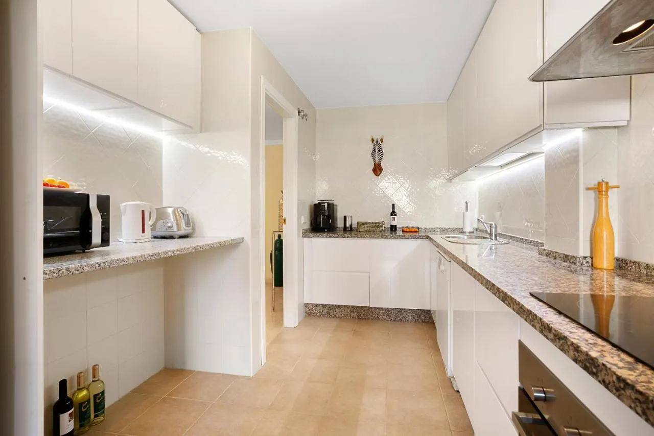 Beautiful Apartment With Big Terrace And Access To 3 Pools Elviria Marbella